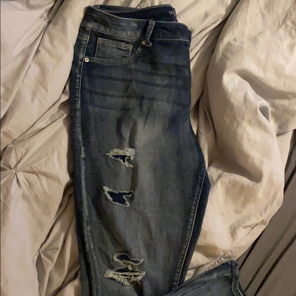 Maurices distressed jeans size XL
